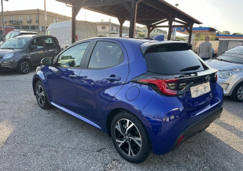 yaris 15 hybrid 5 porte active 