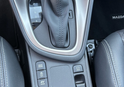 MAZDA2 15HYBRID AUTOMATICA FULL OPTIONAL