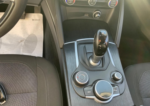 stelvio 22tdi 160cv business automatica