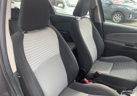 yaris 15 ibrida automatica active