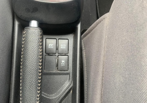 yaris 15 ibrida automatica active