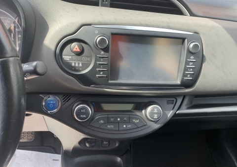 yaris 15 ibrida automatica active