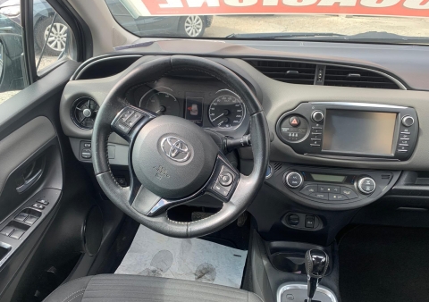 yaris 15 ibrida automatica active