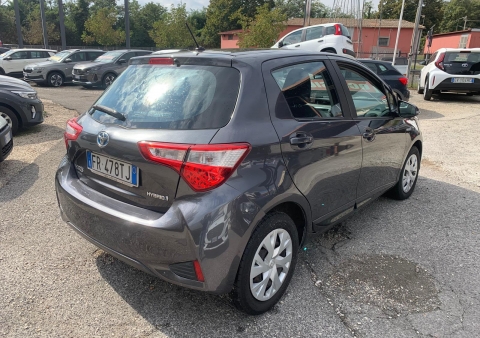 yaris 15 ibrida automatica active