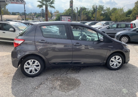 yaris 15 ibrida automatica active